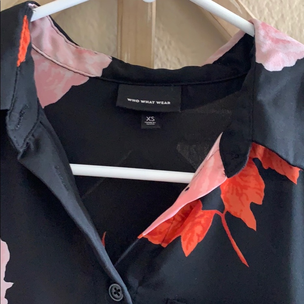 Who What Wear floral back seam detail blouse - Picture 2 of 5